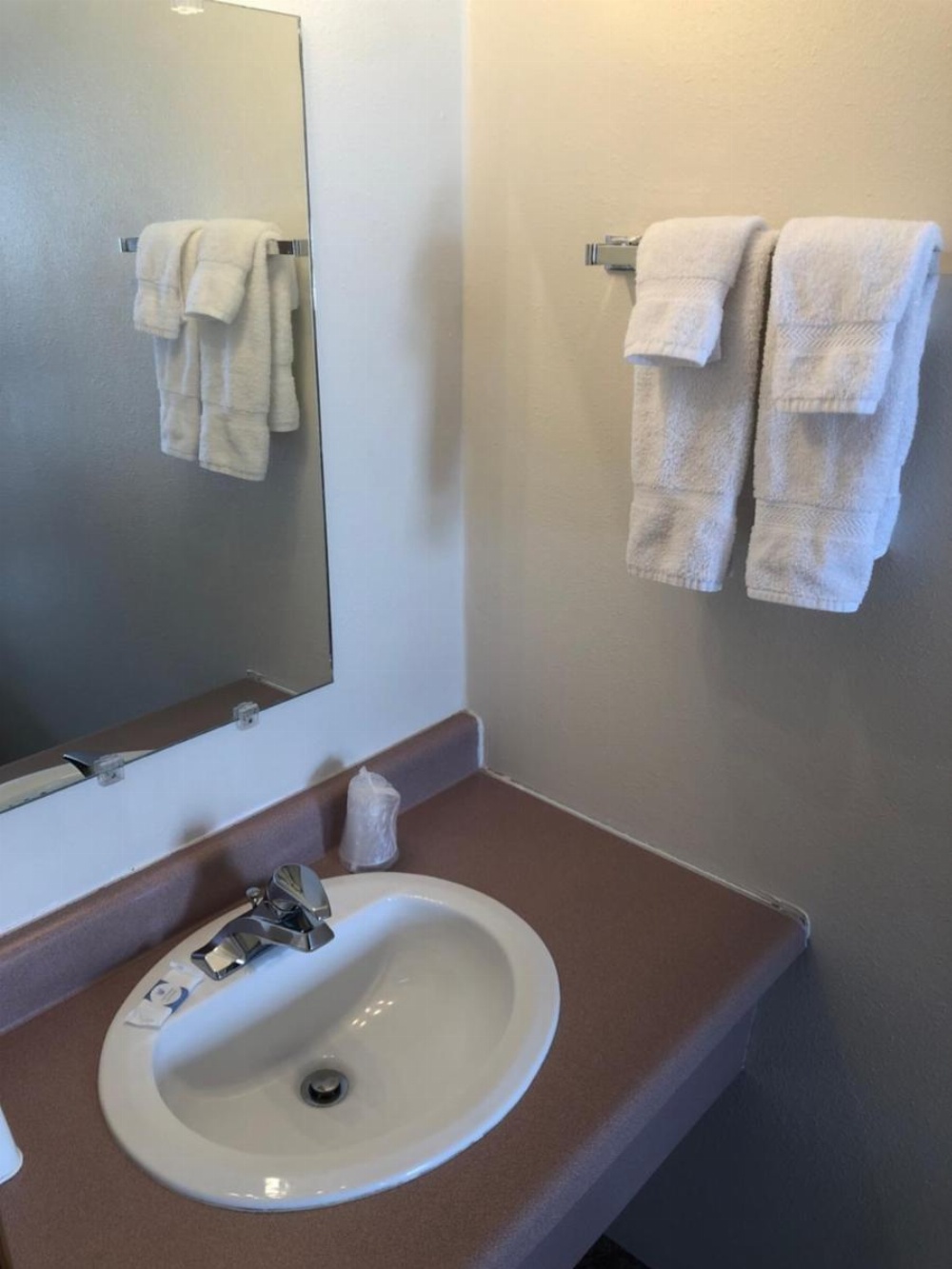 Room image 4